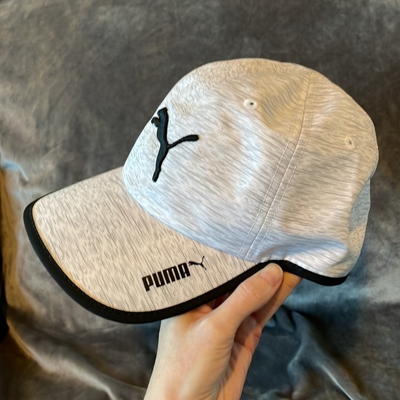 Puma hat. US One Size. New without tags. Light grey/white/black outlining. - Picture 4 of 4